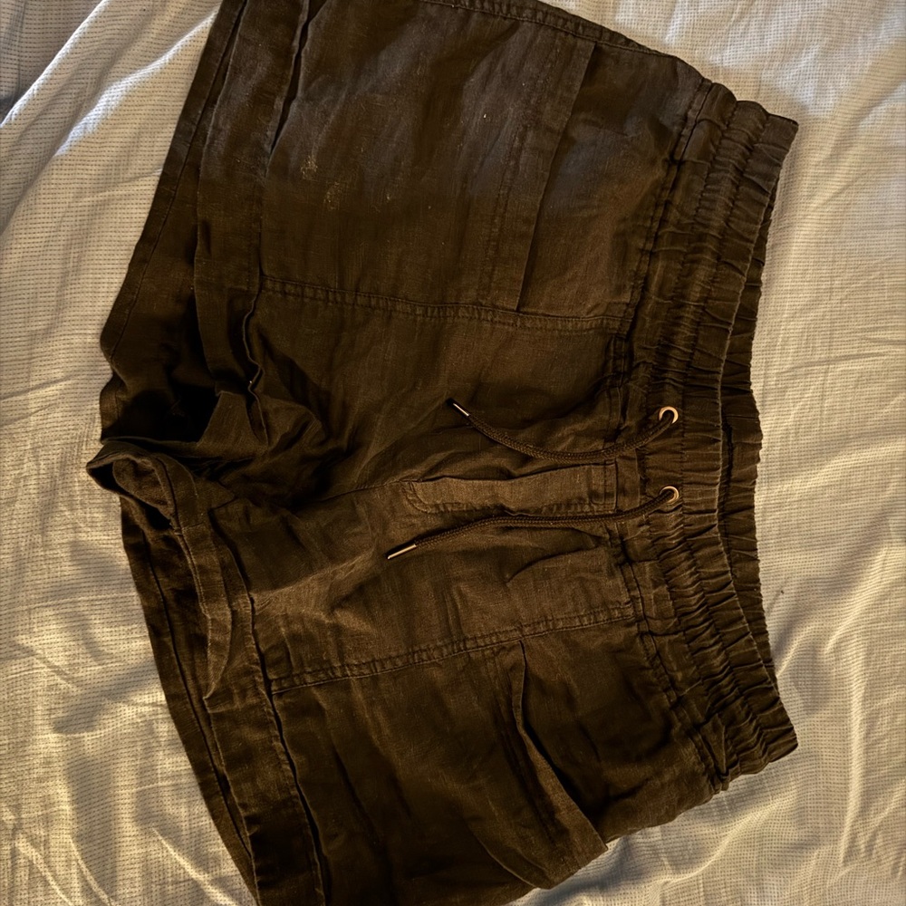 Women's linen shorts